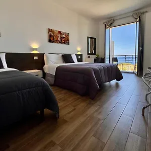 Stella Del Sud Makari , Macari Italia